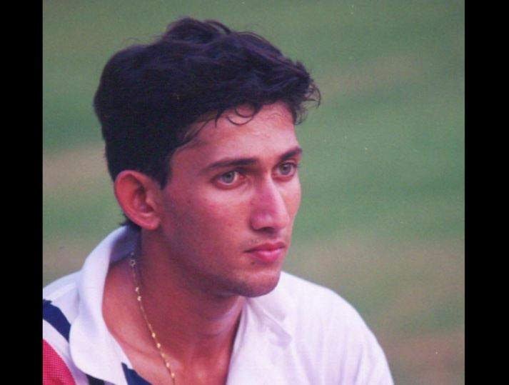 Early CareerFew might know that  @imAagarkar was initially a batsmen in his U16 days. He scored heavily in Shield as well as had a triple  on his name. His batting expolits made him famous as "next Tendulkar" but thanks to stiff competition for place, he had to..
