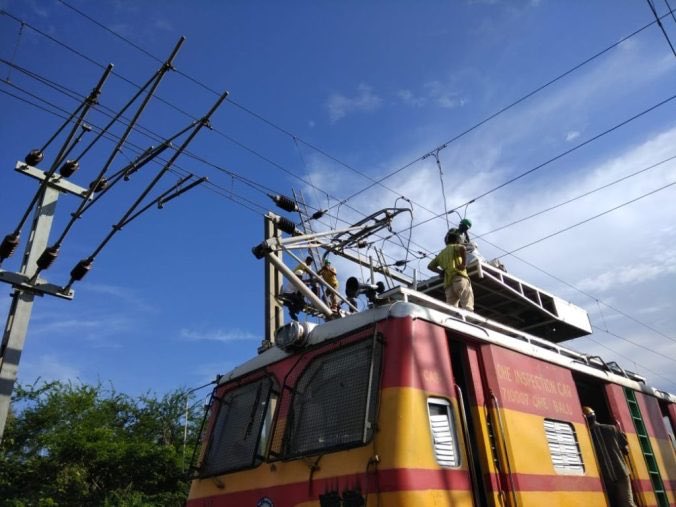 Electrification status as on 3rd July, 2020 (in % of total route km)  #IndianRailways  #Electrification  #EastCoastRailway  @eastcoastrail Zone : East Coast RailwayKhurda Road : 91%Sambalpur : 97%Waltair : 100%Total : 96%