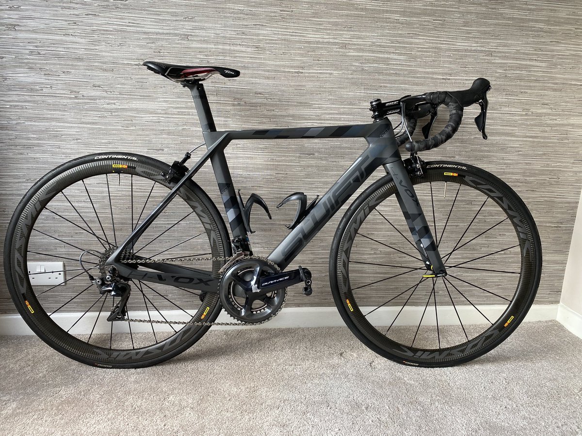 PaceyOGs's tweet image. Let’s see what the outcome is on here.... Blue or Black...? #bikeporn #swiftcarbon #hypervox