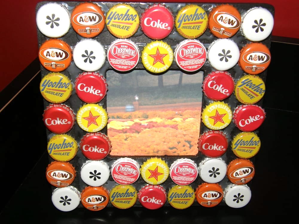 MarhabaQatar's tweet photo. #CraftOfTheWeek: Revamp or funk up an old photo frame that’s gone out of style! The best part is that you don’t have to buy and new materials – you can re-use your old bottle caps instead!

Check out this interesting craft idea here: https://t.co/JykhRu84K7 https://t.co/HuwUyWNBtj