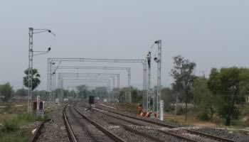 Electrification status as on 3rd July, 2020 (in % of total route km)  #IndianRailways  #Electrification  #NorthEasternRailway  @NorthEastRailwa Zone : North Eastern RailwayVaranasi: 71%Izzatnagar : 39%Lucknow Jn : 57%Total : 58%