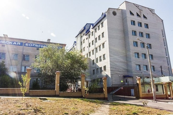 "Мы выписываем достаточно много — 50-60 пациентов в день. Мы готовы принять ещё больных", - сказал главный внештатный пульмонолог Минздрава Забайкальского края Сергей Лукьянов о ситуации в моностационаре горбольницы № 1 в Чите: zabrab75.ru/news/media/202…
