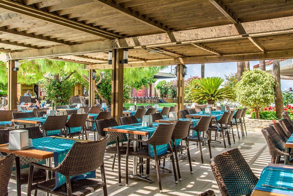 TrendyHotelsTR's tweet photo. Enjoy the refreshing sea breeze, colourful environment and food while dining outdoors.

🏖 Booking: https://t.co/5F85Yv3ZOU
#TrendySideBeach #TrendyHotelsTR #VisitAntalya #SimdiAntalyaZamani #Antalya #Turkey #SunandMore https://t.co/oWQQaMVW0C