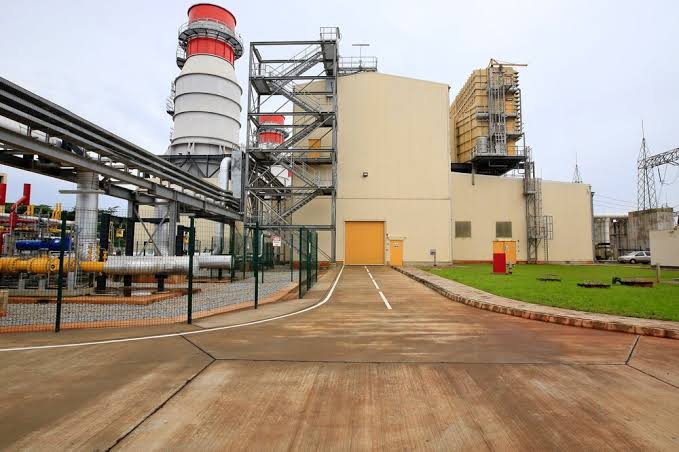 Someday, investigations will be launched into the making of this Azura shackle and the key actors will, hopefully, be made to pay the price.  https://www.thecable.ng/the-politics-of-electricity-tariff/amp via  @thecableng