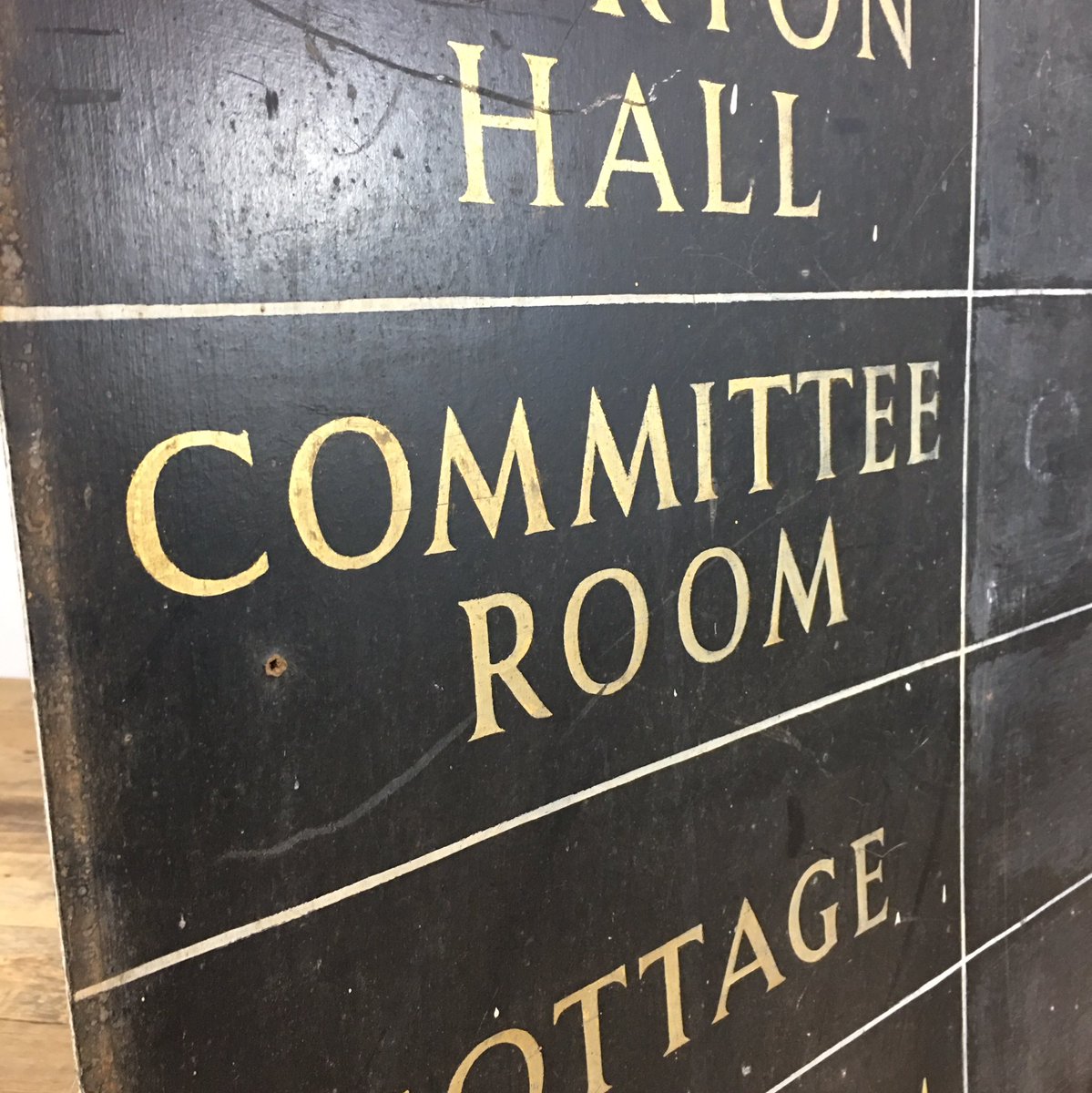 RailwayCotAntiq's tweet photo. Fresh from an old Town Hall. Now this blackboards looking for a new forever home
What do you reckon? I see it in a Kitchen, Pub or Restaurant next?...just don’t leave your bike there! 😳
DM for price 
H 78 x W 92 cm approx 
#salvagesundays #railwaycottageantiques #phair #meryon https://t.co/m4YZgi4RgF