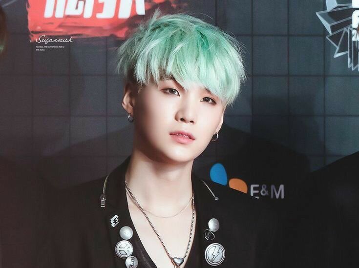 lycheemyg's tweet photo. mint yoongi is hella damn fine https://t.co/zByVsonIoU