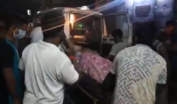 uniindianews's tweet image. TMC Councillor Champa Das shot at in Barrackpore
#Crime
#NorthBarrackporeMunicipality
#TMCCouncillor
#WestBengal

uniindia.com/tmc-councillor…