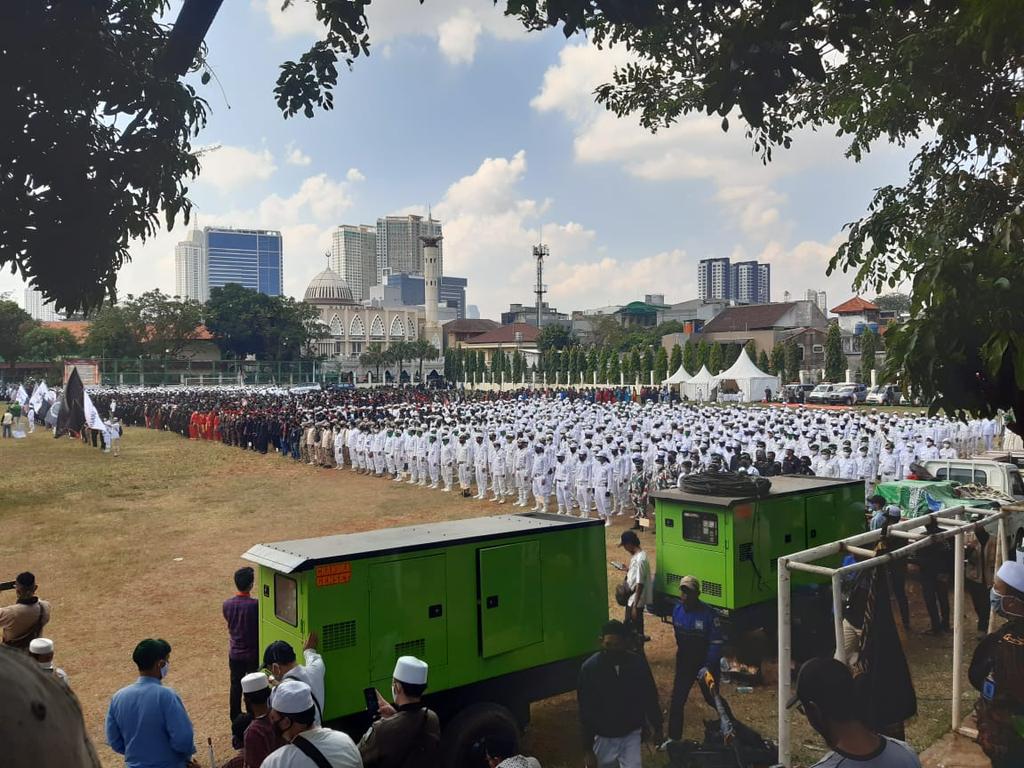 007koteka's tweet photo. Kalian yang Teriak PKI
Kalian yang Sablon Bendera PKI
Kalian yang Bakar Bendera PKI

Sekarang
Apel Siaga Ganyang Komunis

Kalian Lagi Frustasi ya ?

#DemoClusterCovidBaru https://t.co/FCIPP7gKxr