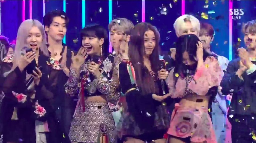 Congratulations to our babies 😭🎉🎊
Congratulations, Blinks! 🖤💖

#HowYouLikeThat1stWin #HYLT_1stWin #BLACKPINK #HYLT <a href="/BLACKPINK/">BLACKPINKOFFICIAL</a>