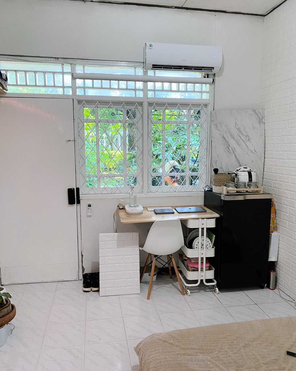 Untuk gorden gw ganti ke rollerblind. Kenapa? Krn lebih clean, bisa diliat before afternya. Oiya ini roller blind biasa, untuk jadi smartnya membutuhkan...