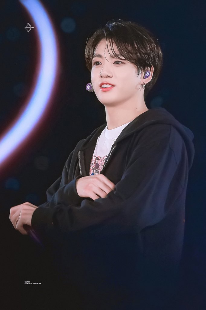 Cupid_901's tweet photo. 190602 SPEAK YOURSELF IN LONDON
#방탄소년단 #정국 #JUNGKOOK #JK    #StillWithYou @BTS_twt https://t.co/3LlUdhYePQ