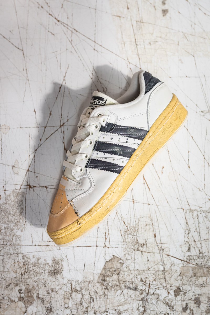 adidas rivalry low superstar