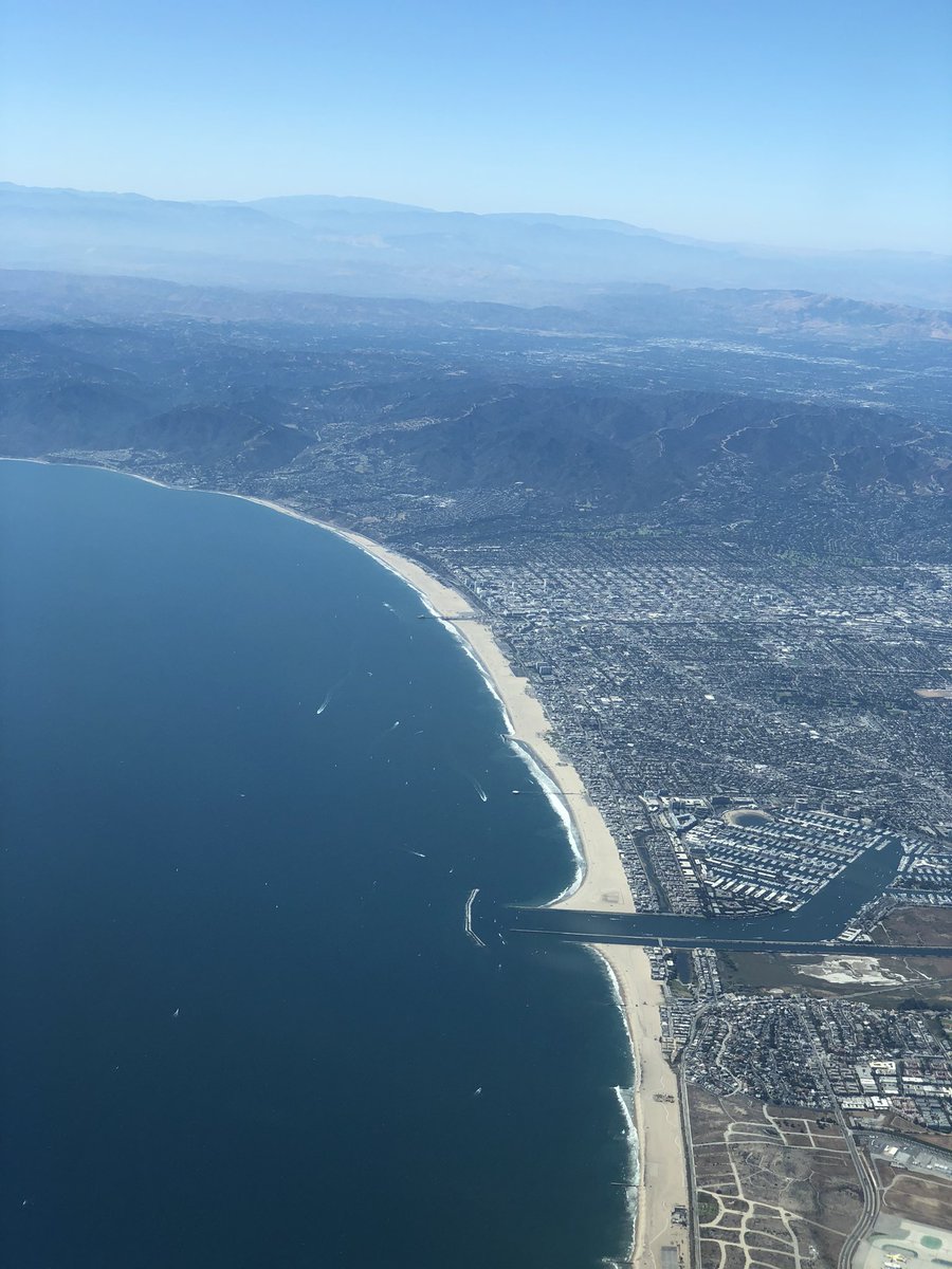 VHanrion's tweet photo. Take off from @flyLAXairport with a great view of the airport and Venice beach. @soprev is flying the aircraft :)
#AirFrance #AF065 https://t.co/jZP1ve8Dj2