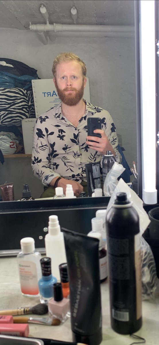 Före och efter, ibland bra för utseendet att hamna på set😅