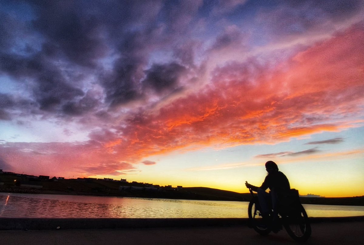 Another #Shetland sunset walk to get those miles in for my 1679mile ♿️ challenge for charity. 

Massive thank you to everyone who has been able to spare a penny or two & donated, helping me reach 60% of my target 👏🏻👏🏻

justgiving.com/fundraising/Br…

#GetOutsideStaySafe