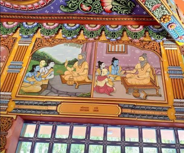 part of this. The Guru also told his disciples how to prepare काढ़ा & other medicines. Even today, this education is doing well for the world. The use of kadha is proving beneficial in the treatment of  #Corona disease. According to Pt. Vyas, Sri Krishna has learned the art of..