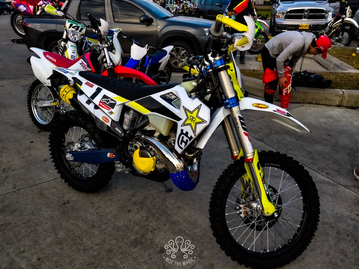 ridethemagic's tweet photo. Tan bonitas que se ven antes de entrar al barro no ?
.
.
.
.
.
.
#ridethemagic #magicride #colombiambiaenmoto #dualsportcolombia #endurocolombia #dirtbikecolombia #motoscolombia #motosbogota https://t.co/bEJDB9AFP0