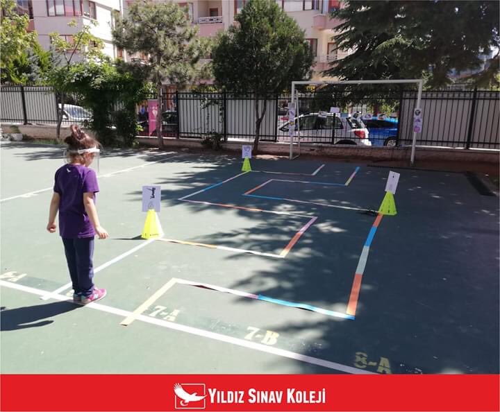 yildizsinav's tweet photo. Anaokulu öğrencilerimiz "bul-tak oyunu ile renkli parkurumuzda, eğlenceli y��nergelerle ilişki kurma oyunu oynadılar ve ardından su oyunu ile renkli bardaklarla çizgi üzerinde denge becerilerini su taşıyarak desteklediler... #yıldızsınavkoleji #yıldızsınavanaokulu #anaokul https://t.co/RTtdeh1p8i