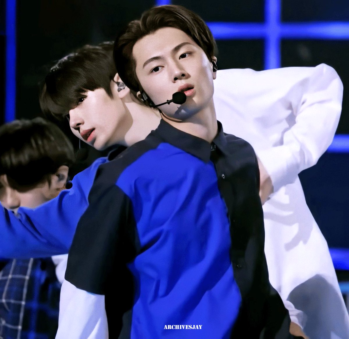 why jay throw himself like that eye & sunghoon didn’t even shock or move hsjgsjsgddkja