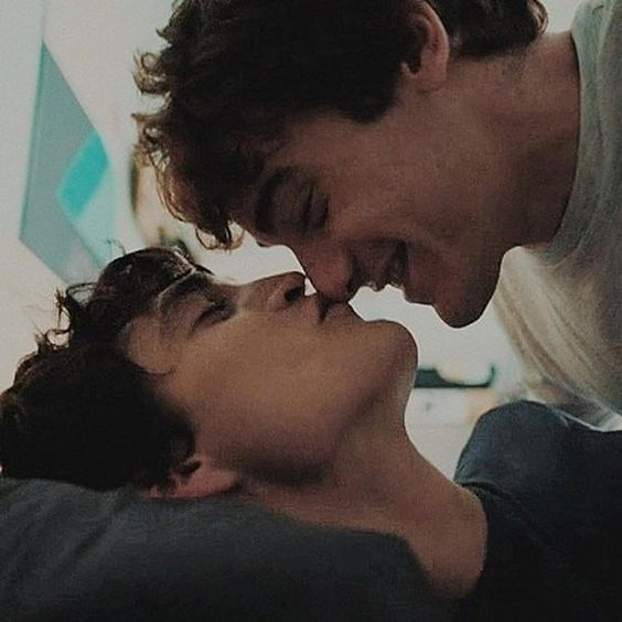 cnbksnhn's tweet photo. whatever adaptation may be their story will always be particularly beautiful. 😭😭
#evak #sobee #martinico #elu
#SKAM #wtfock #skamitalia #skamfrance https://t.co/U5nr4zBkGc