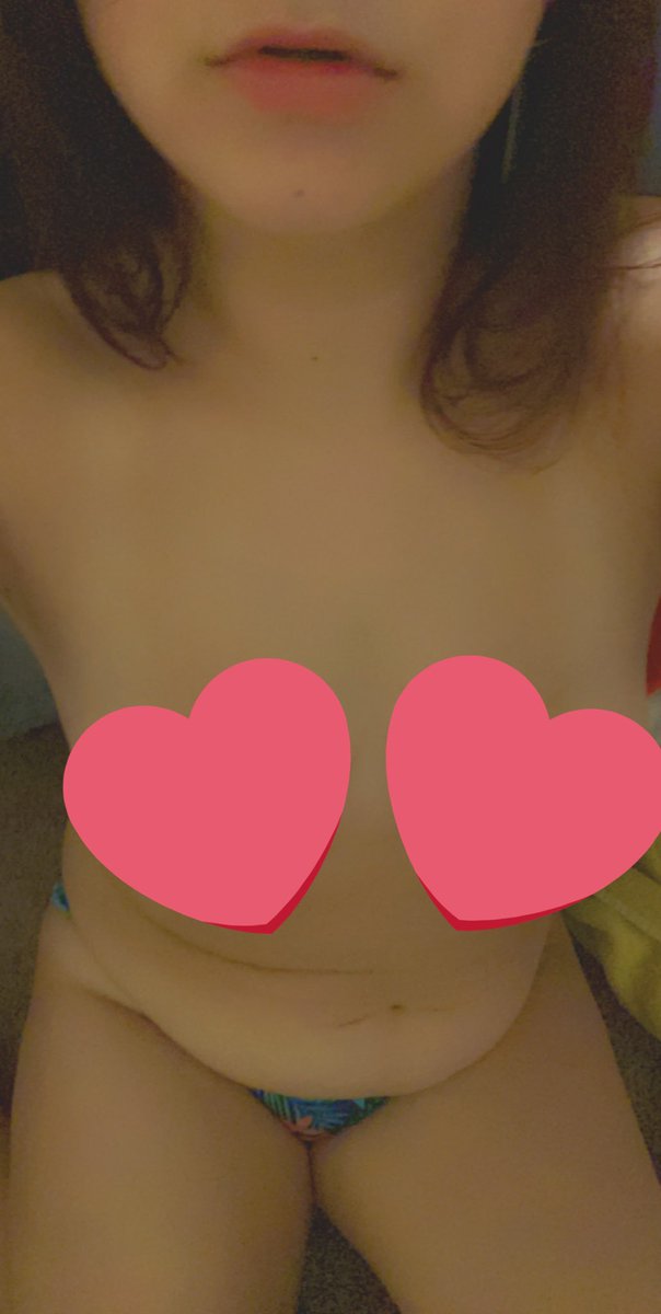 alexbaby202's tweet photo. Don’t miss out!! You want the uncensored pics and more!! Subscribe now!! 
1-1 chatting
Nudes/ videos
Custom request
Fetish friendly
Foot pics
❤️Link Below!!!
•findom •onlyfans •feetpics •sellingnudes https://t.co/Ju6pEz0AMZ