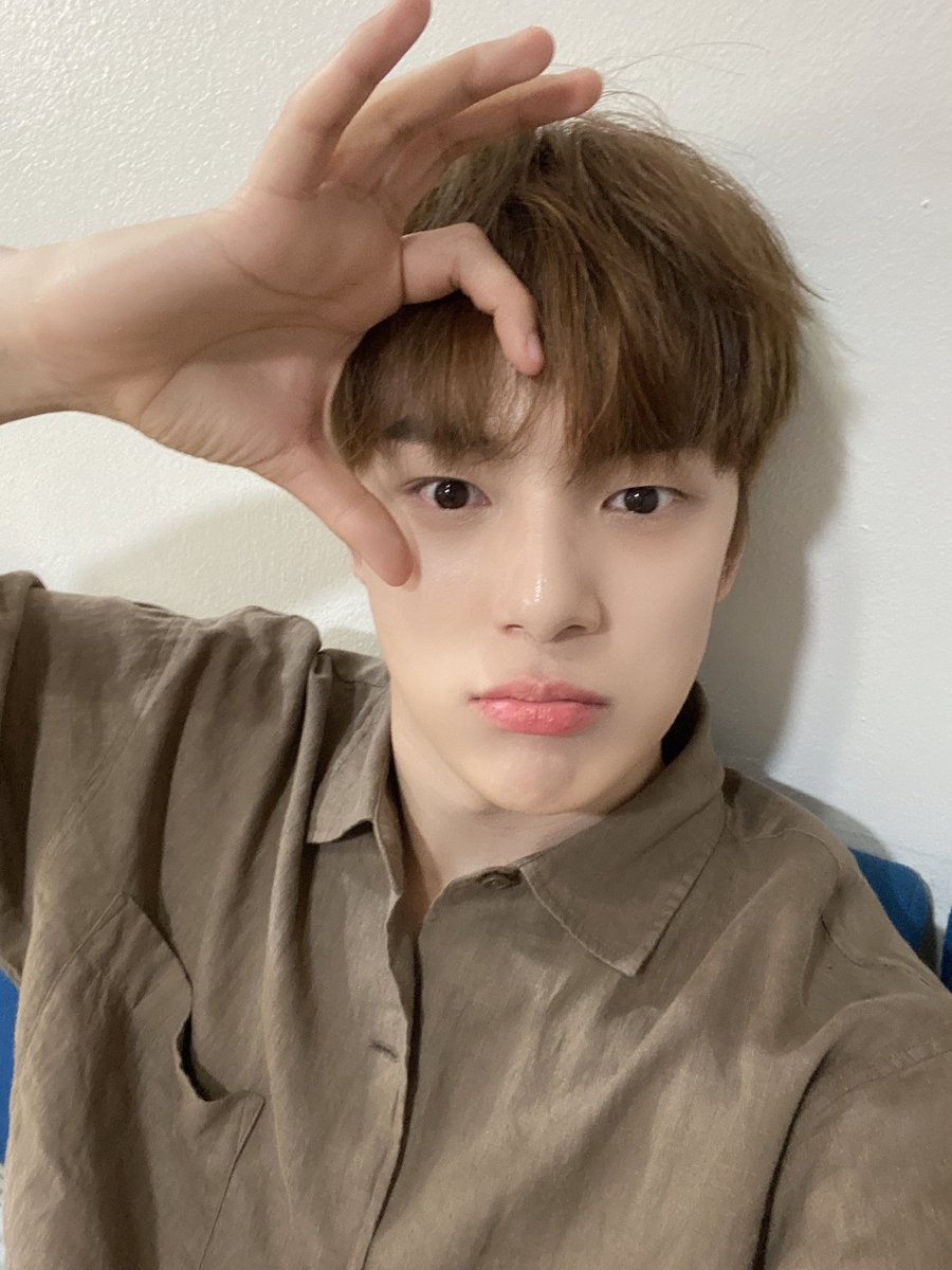 OfficialMONSTAX's tweet photo. [#MONSTA_X]
200705 몬스타엑스 #민혁
#SBS #인기가요MC 완료 🐶

오늘 댕기가요도 완료!!
7월에도 인기가요와 함께해요🏖

#MONSTAX #MINHYUK
#인기가요MC_민혁
#몬스타엑스민혁_인기가요MC https://t.co/JODAI4vJ1A