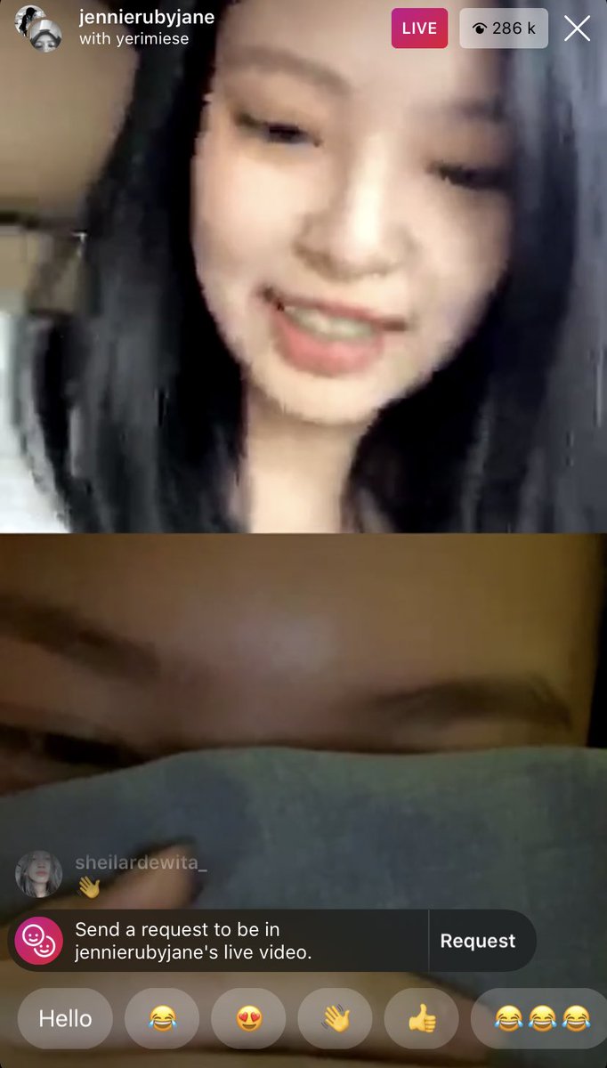 blinkmf's tweet photo. ROSÉ live dengan LISA.

JENNIE live dengan YERI redvelvet.

INI MAU NONTON YANG MANA DULU WOIIIII 😭🤣

@BLACKPINK #BLACKPINK #블랙핑크 #ROSÉ #로제 #LISA #리사 #JENNIE #제니 https://t.co/JzKJDwDUtM