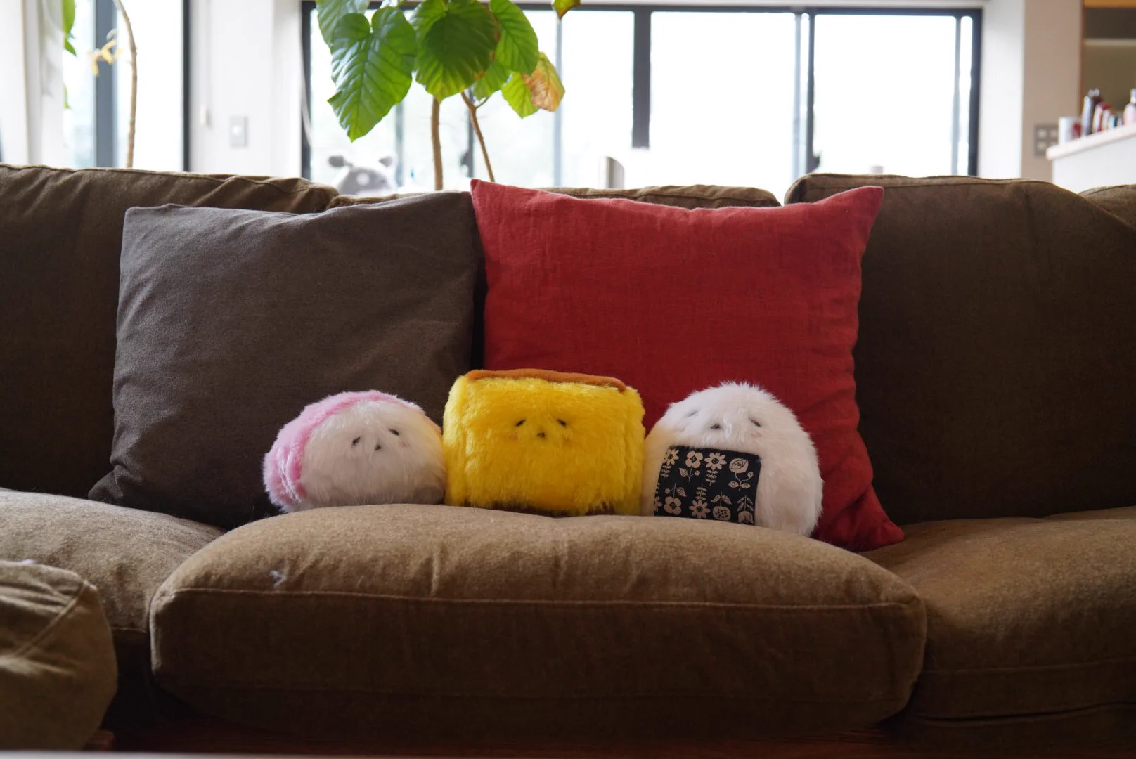 かわいい。カステラのぬいぐるみ。動物じゃなくてカステラなところがまたいい。
