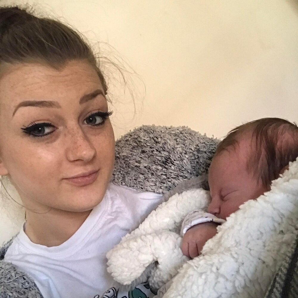 Today's Sunday Story comes from Kayley. A first time mum who took things into her own hands so she could have a calm and quick fear-free birth.

Do you have a hypnobirthing story to share? Email sheryl@simplynatal.co.uk xx #SundayStory #MatExp 

simplynatal.co.uk/blog/self-stud…