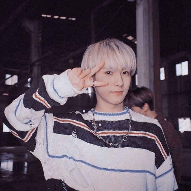 bbycheese1's tweet photo. Renjun..Laki-laki yang tampan bersifat lembut, tetap semangat ya! kami selalu mendukungmu! kamu sudah melakukan yang terbaik selama ini! aku ga tau kenapa namamu trending hastag, tetapi tetap jaga kesehatan ya!💚 #RENJUN https://t.co/pOsHe3LEOW