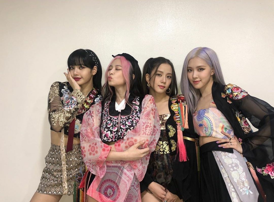BPINKLATINO's tweet photo. blackpinkofficial @BLACKPINK 

“BLINK,muchas gracias por el 1er lugar,nos conmovió🖤Espero que sea un día lleno de felicidad para todos nosotros. 🙏🏼Te amo💕 

Muchas gracias por el premio BLINKs🖤hicieron nuestro día, y espero que nosotras también hiciéramos el suyo.🙏🏼Te amo 💕” https://t.co/wUX8q8Fuqy