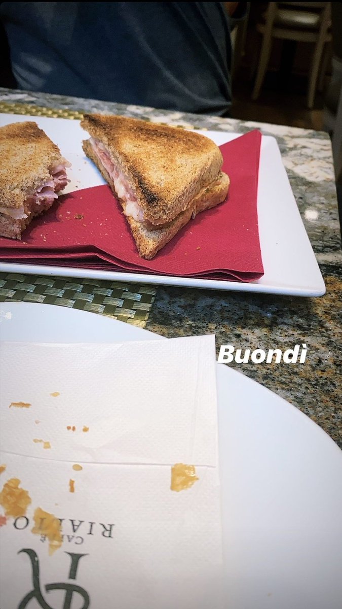 Allerim9's tweet photo. #clario sapete che c'è? Che mi sembra Mario (lasciatemi perdere) https://t.co/DjxzBvYQCw