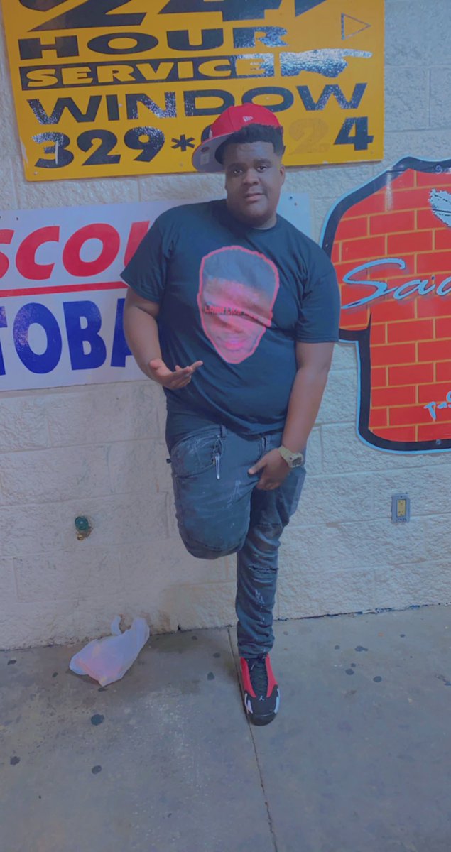 CahCah33's tweet photo. Sent him on a money💵 route, then I tell him 🎱head backI heard he tryna shop, he ain't gang? 💨Get his ass taxed💚🤞🏽
#LongLiveCee💚🤞🏽
#LongLiveOT💚🤞🏽 https://t.co/PYKy2xSMSO