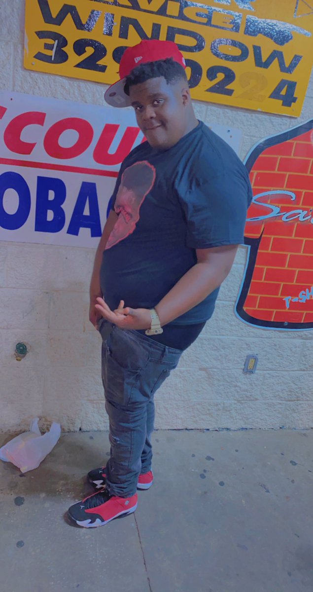 CahCah33's tweet photo. Sent him on a money💵 route, then I tell him 🎱head backI heard he tryna shop, he ain't gang? 💨Get his ass taxed💚🤞🏽
#LongLiveCee💚🤞🏽
#LongLiveOT💚🤞🏽 https://t.co/PYKy2xSMSO