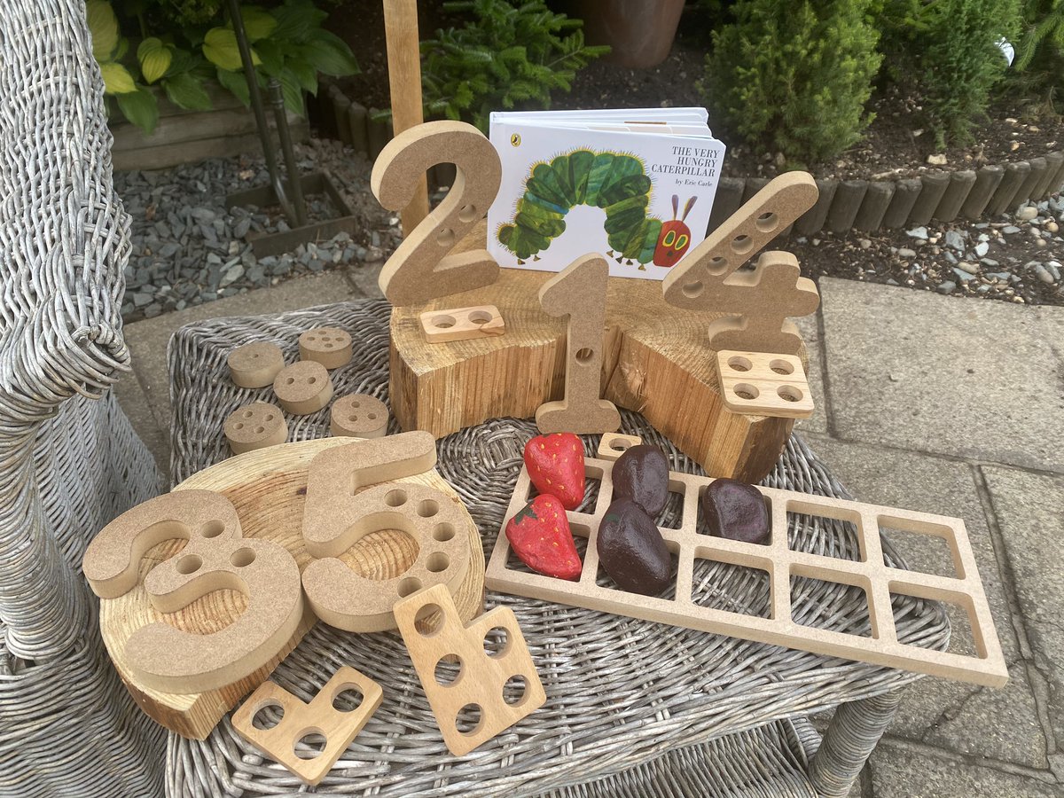 EYFS_TfW_Guru's tweet photo. So this week I’ve been experimenting with whole and part number using the topic of minibeasts and the story of The Very Hungry Caterpillar. I Focused on numbers 1-5 but you extended beyond to 10. Happy to share my planning, DM me. #earlymaths #earlynumbersense #EYtwittertagteam https://t.co/0JmxgUEsta