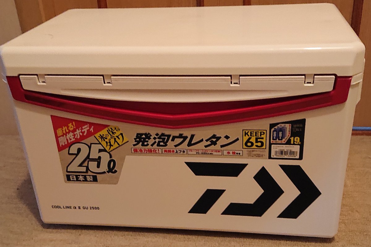 Shinji 一昨日ドコモショッピングで 頼んでた釣り用のクーラーボックス ダイワのクールラインa の25 が届きました 30年以上使用したクーラーは捨てずに 小物釣り用に使おう保冷力は 新しいクーラーに竿受けを付ける時のネジ止めは緊張したな