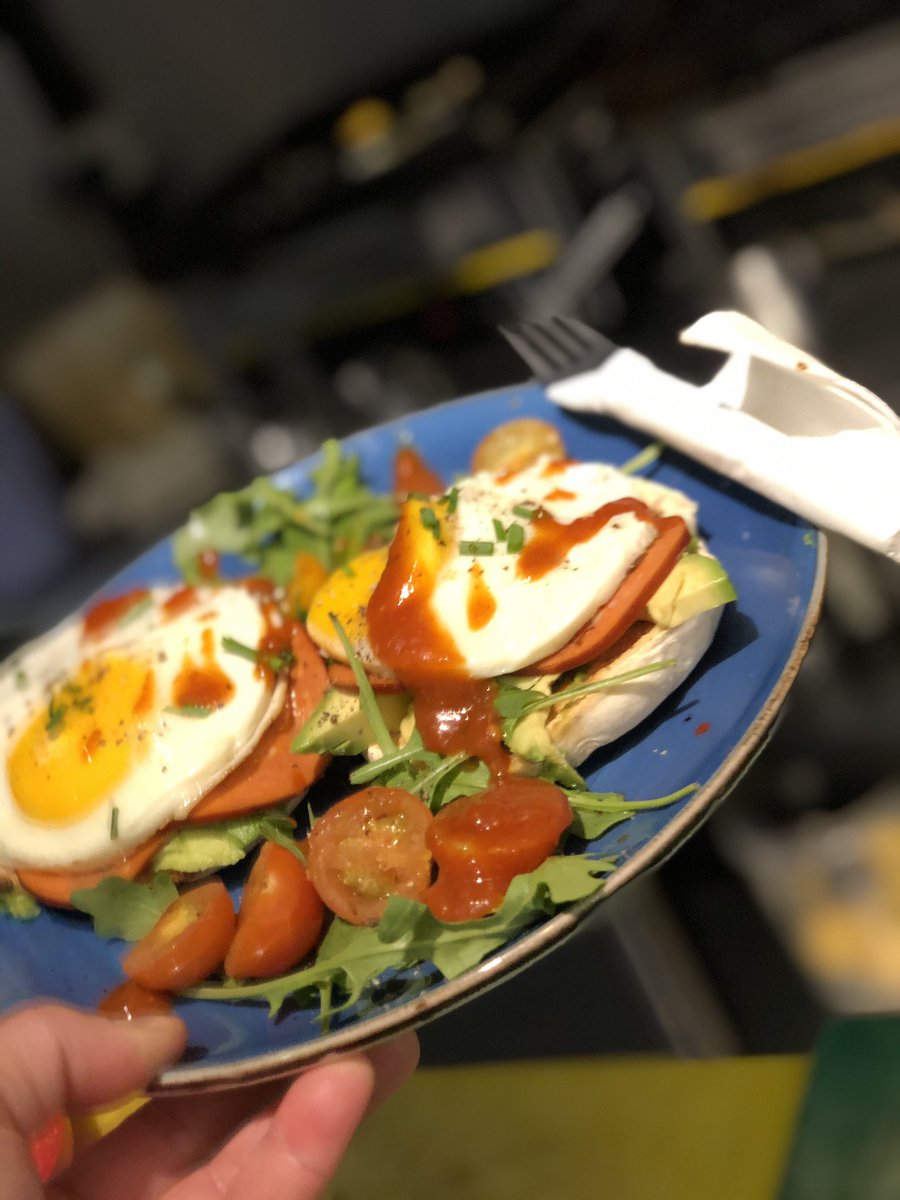 dukescoffeeco's tweet image. #Bolivian @3FE on batch 
#brazilian @BadgerAndDodo on espresso 

Fresh baked goods ❤️

Dukes Muffin with avo, chorizo, eggs and red pepper drizzle 😍

Potato cake, Eggs, avo, spinach &amp;amp; grilled asparagus 🥰

Welcome Back to seated #sunday #brunch @BrunchCork @CoffeeCom_unity