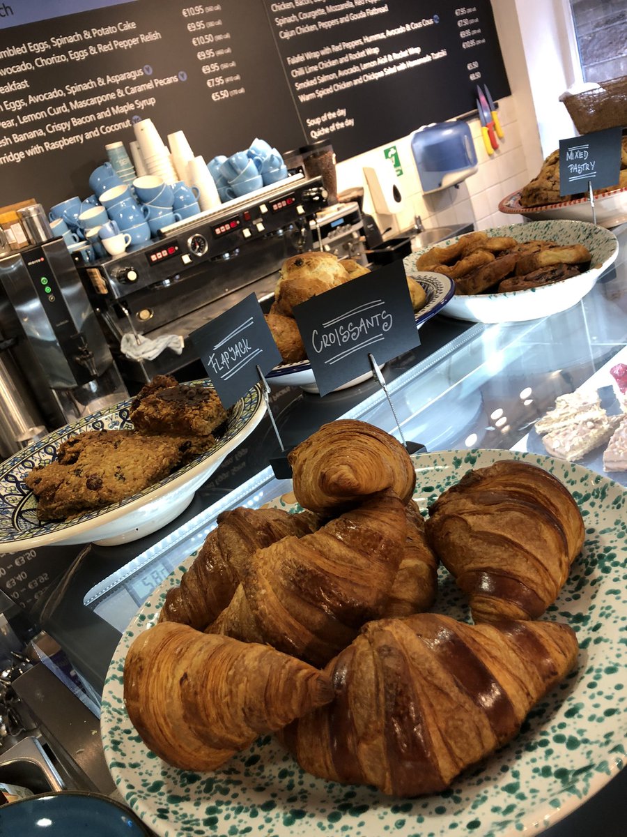 dukescoffeeco's tweet image. #Bolivian @3FE on batch 
#brazilian @BadgerAndDodo on espresso 

Fresh baked goods ❤️

Dukes Muffin with avo, chorizo, eggs and red pepper drizzle 😍

Potato cake, Eggs, avo, spinach &amp;amp; grilled asparagus 🥰

Welcome Back to seated #sunday #brunch @BrunchCork @CoffeeCom_unity