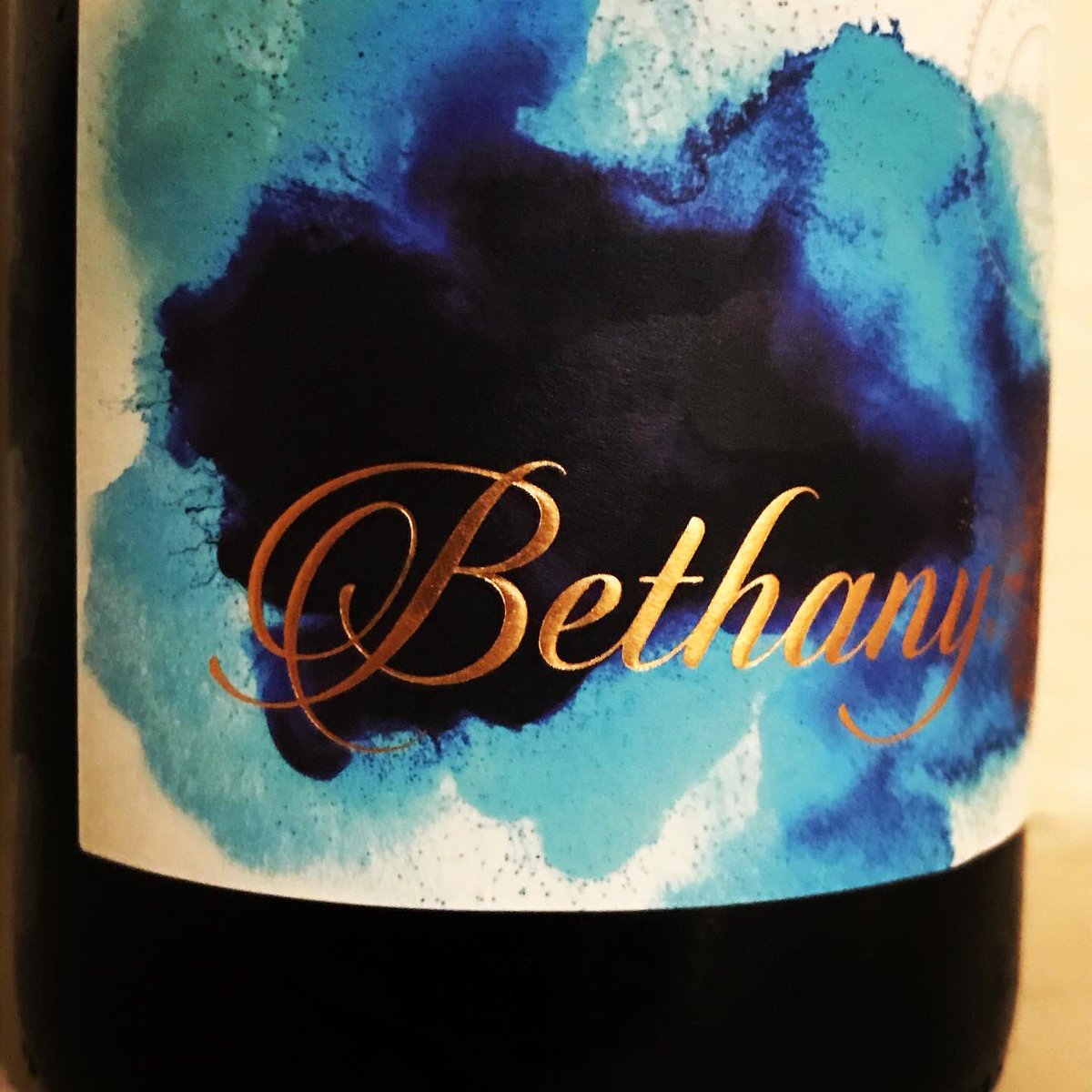 barossagirl72's tweet photo. This bottle of @bethanywines sparkling Chardonnay Pinot Noir is just lovely! A great way to finish a busy weekend! Cheers! 😊❤️🥂🍾 #bethanywines #barossa #barossavalley #southauatralia #sparklingwine #wineworld #australianwine https://t.co/vDPOyVgzLD