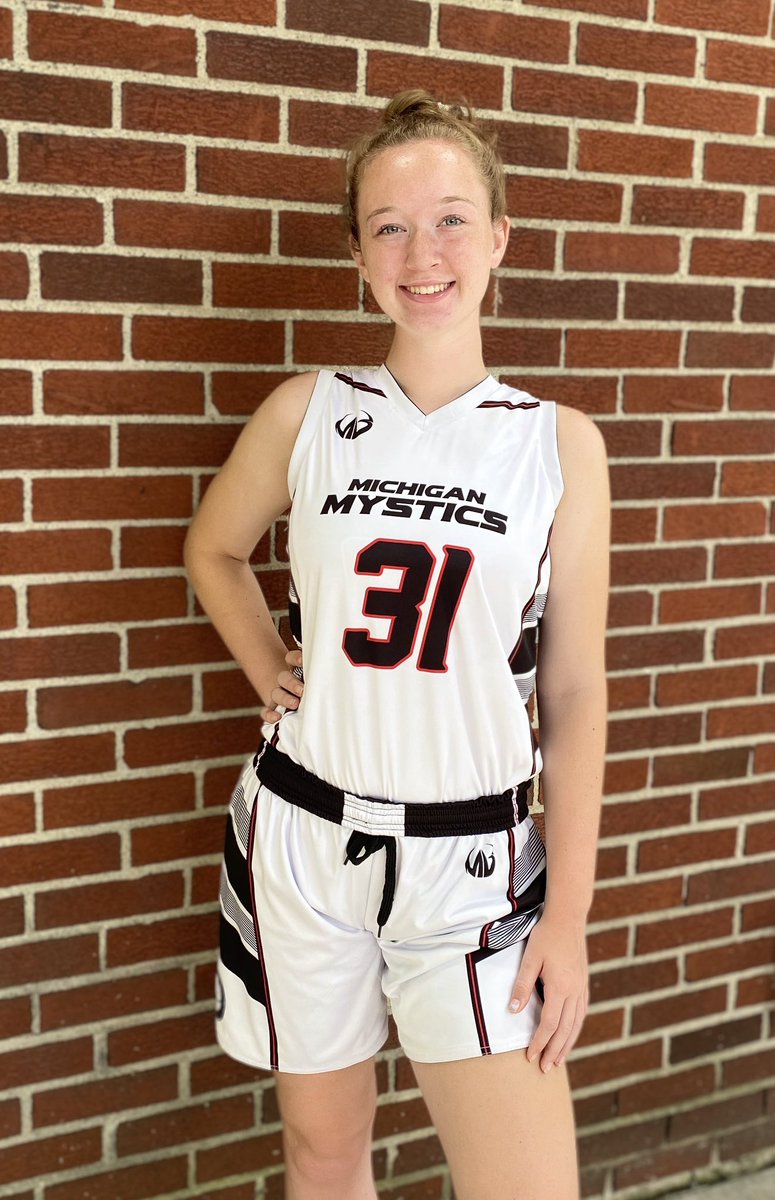 sprovenzano2022's tweet photo. 3 1/2 hours til tip-off! 6 straight days of 🏀🏀with @MimysticsD! 1st stop - USJN 17th Annual Premier Showcase in Indy. #letsgomystics #lovethisteam https://t.co/jwTaGXb4cW