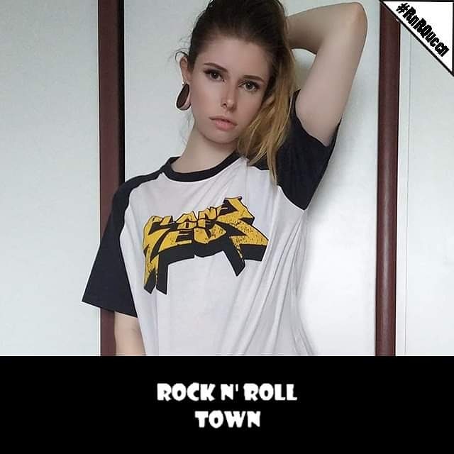 RockNRollTown's tweet photo. 👑 #RnRQueen Of The Week! 👑
@fuzzmaggot 🤘🏻
Στείλε κι εσύ τις φωτογραφίες σου 📷 και γίνε η #RnRQueen of the week!
▶ https://t.co/Reg8d9Q2hB
#RnRT #Towners #RnRQueen #PlanetOfZeus #Music https://t.co/xX2CbPH5MA