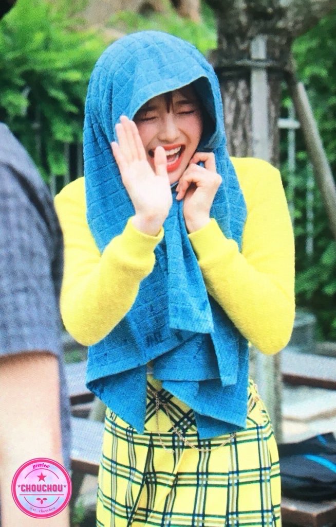 lowqualityloona's tweet photo. cutie! 🍓

#이달의소녀 #츄 #LOONA #CHUU https://t.co/DdGzT3V0k9