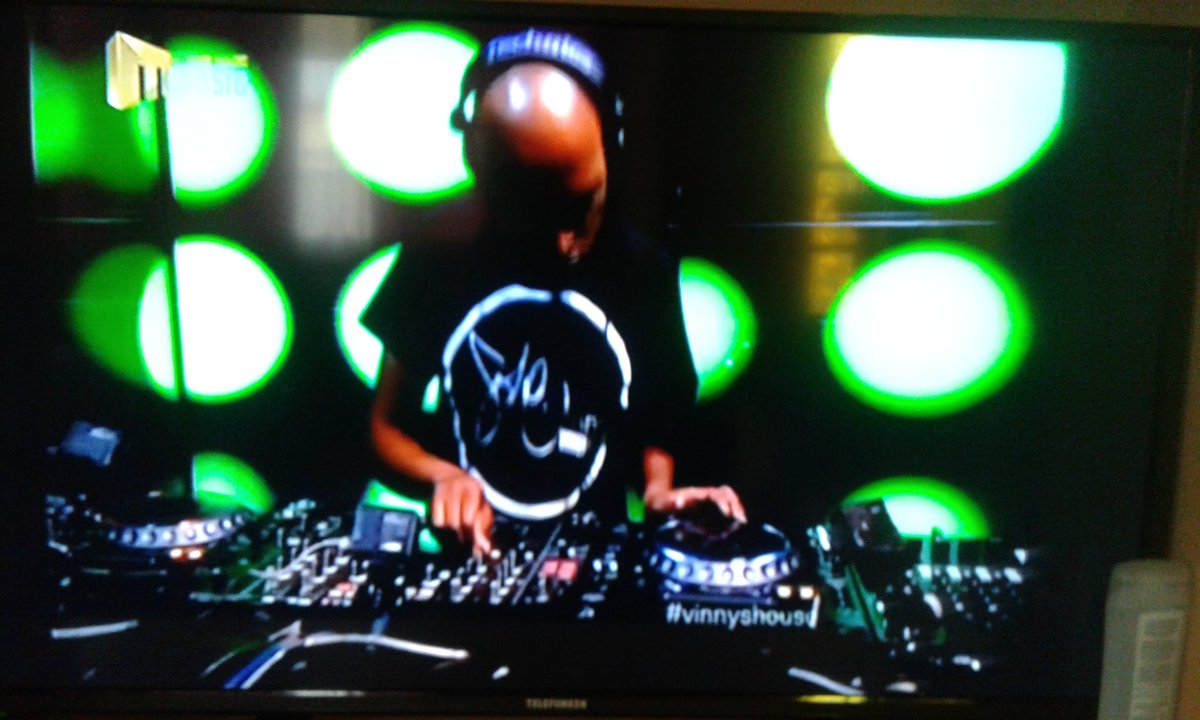 KEmtheking's tweet photo. Another Sunday with @VinnyDaVinci 🧖🏿‍♂️🎶🕺🏾🔥🙌🏾!! https://t.co/fuQGe0ONJ6