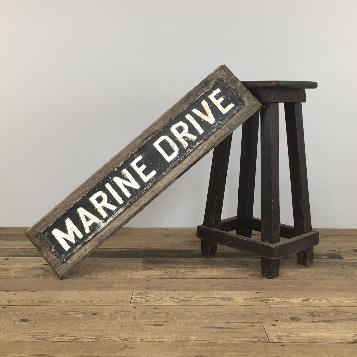 RailwayCotAntiq's tweet photo. “...and up 5 places to No3 is The Lighthouse Families follow up single to Ocean Drive...”
DM for price
H 21 x W 94 cm approx
#railwaycottageantiques #smudgetheborderterrier #thehoarde #decorativesalvage #marine #marinedrive #royalmarine #oldsigns #flakeypaint #weathered https://t.co/fXuUMzEHaj