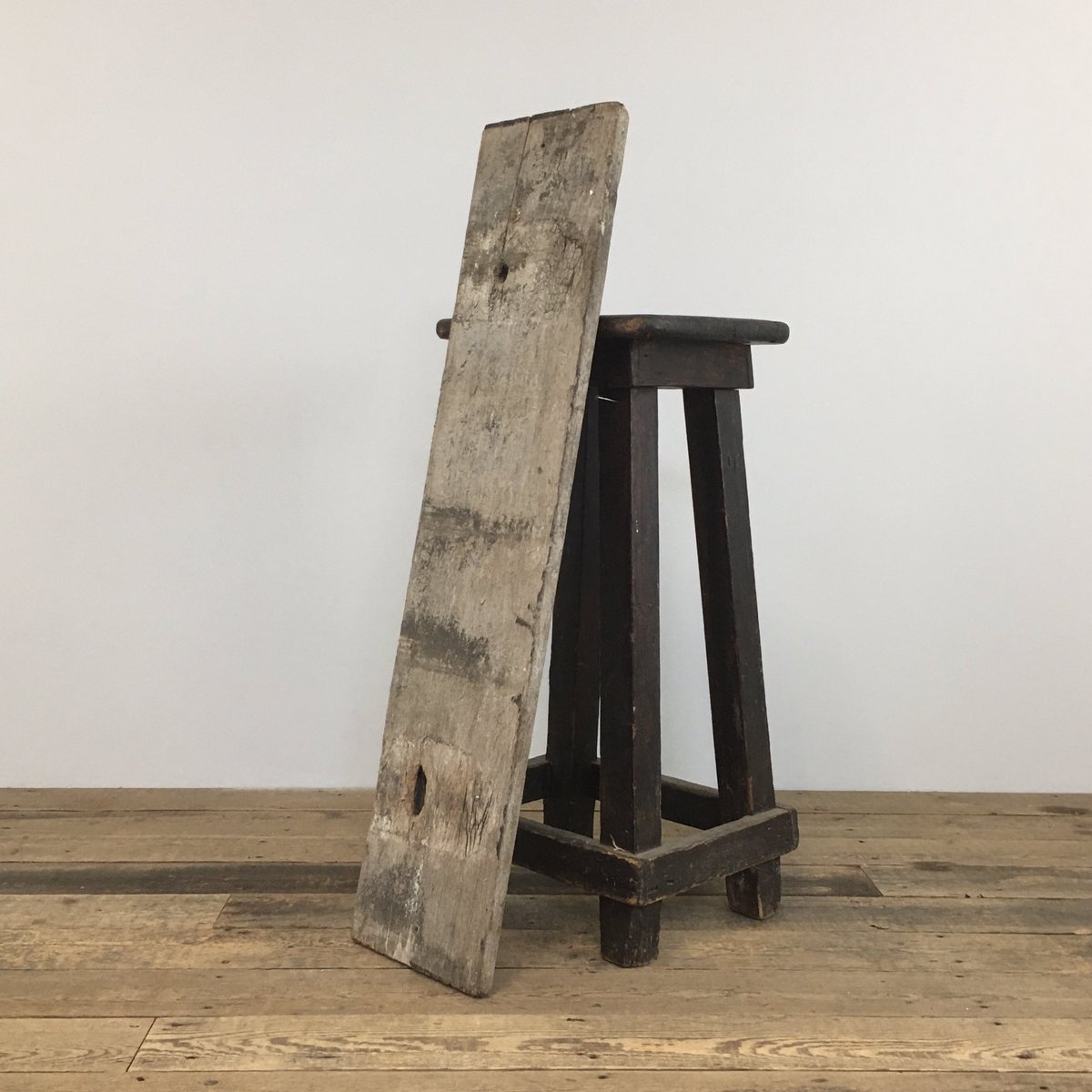 RailwayCotAntiq's tweet photo. “...and up 5 places to No3 is The Lighthouse Families follow up single to Ocean Drive...”
DM for price
H 21 x W 94 cm approx
#railwaycottageantiques #smudgetheborderterrier #thehoarde #decorativesalvage #marine #marinedrive #royalmarine #oldsigns #flakeypaint #weathered https://t.co/fXuUMzEHaj