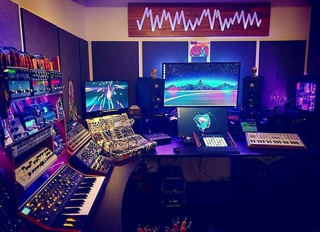 synthsotw's tweet photo. #studioshotoftheday
.
.
Follow👉🏻 @synthsoftheworld
.
Follow👉🏻 @synthsoftheworld for News, videos & Photos
#synthsofinstagram #synth #rolandsh101 #synthesizer #monosynth #producer #dj #housemusic #techno #analog #synthporn #roland #behringer #moog #davesmithinstruments #synt… https://t.co/PY0lHsYTY6