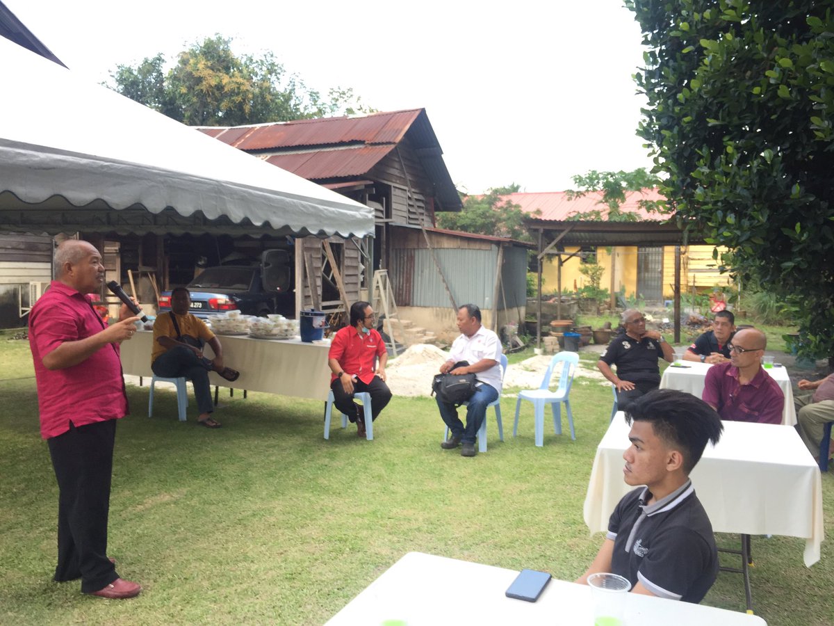 mhaiqalsyahid's tweet photo. Selesai petang tadi bersama Biro Penerangan UMNO Bahagian Ipoh Timor berdiskusi bagi persediaan menghadapi PRU 15 yang bakal menyusul. #TebingTinggi #IpohTimor https://t.co/6Cg4Fbemf0