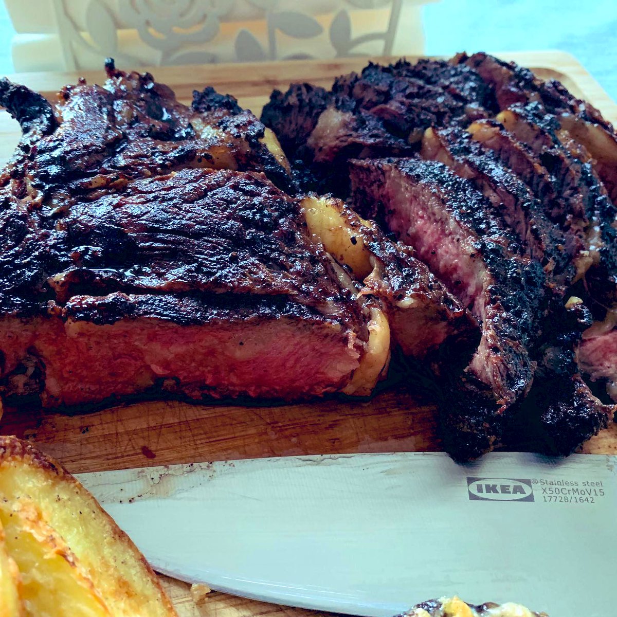 EHoldstock's tweet image. #UKBBQweek some recent efforts #burger #ribye #porkbelly #ribs