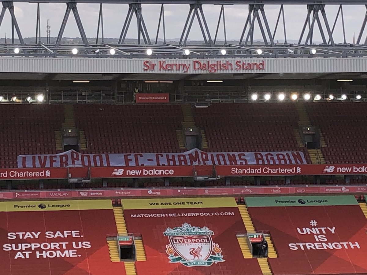 henrywinter's tweet photo. Well-perched banner https://t.co/3SG0OSwSIx