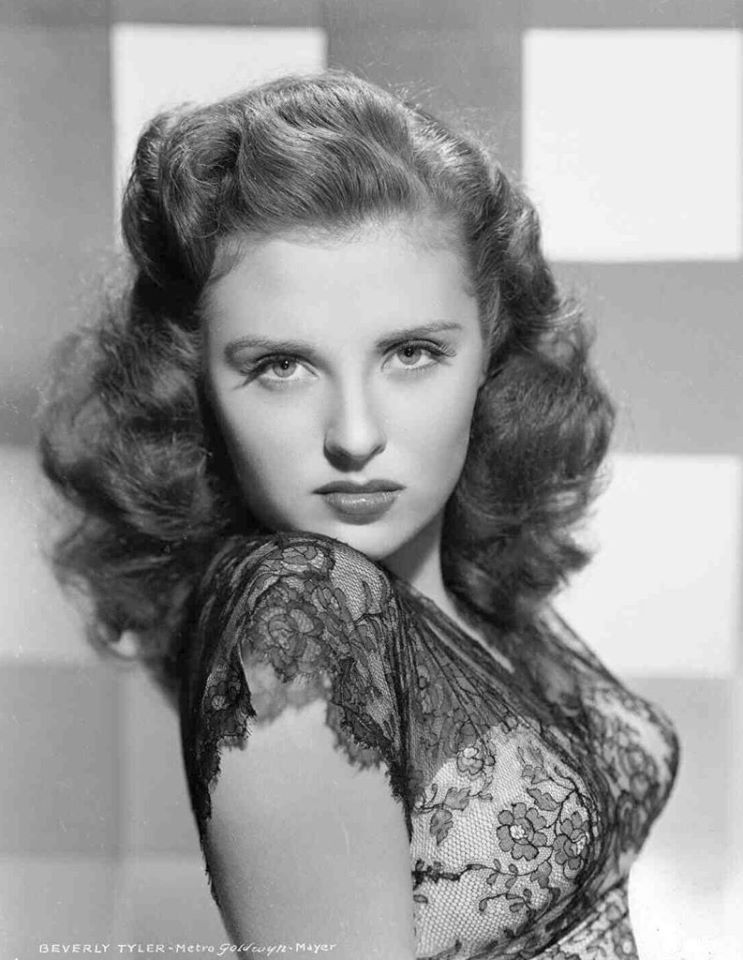 spacewoman reporter tweet media